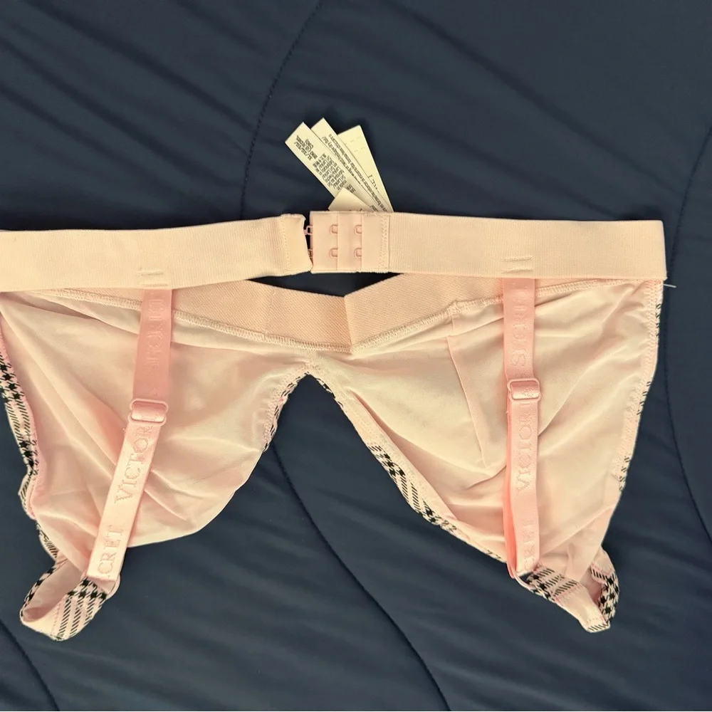 Victoria's Secret Pink Checkered Bra - Picture 2 of 2